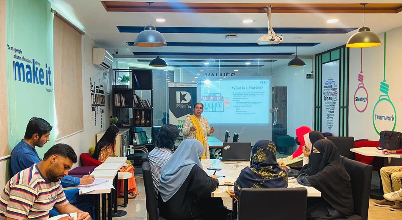 Innovation District 92 Hosts Market Research Session for Cohort 13 Startups