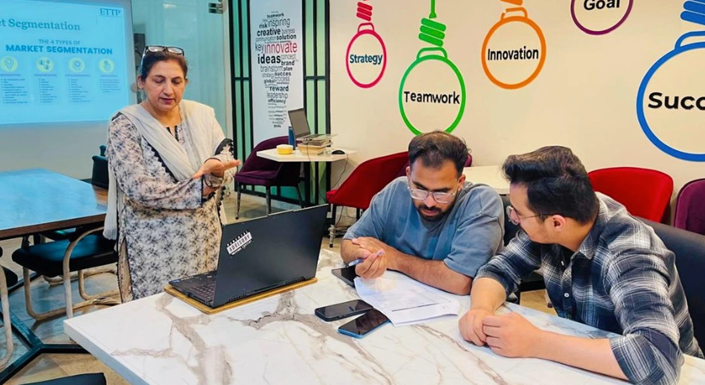 Innovation District 92 Conducts Session on Market Research for Startup Validation