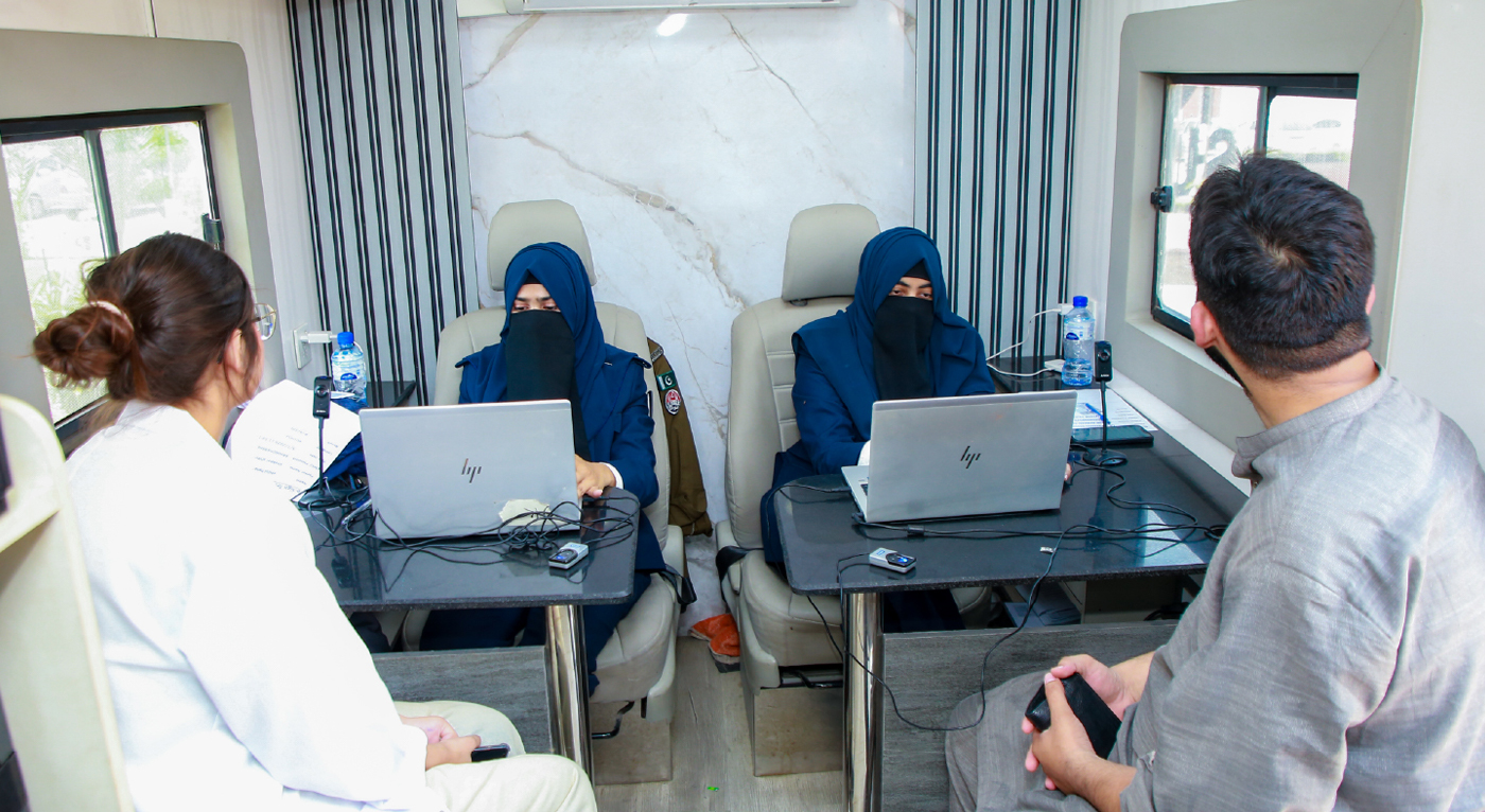 Superior University Hosts Mobile Police Station & Driving License Services in Collaboration with Traffic Police Punjab