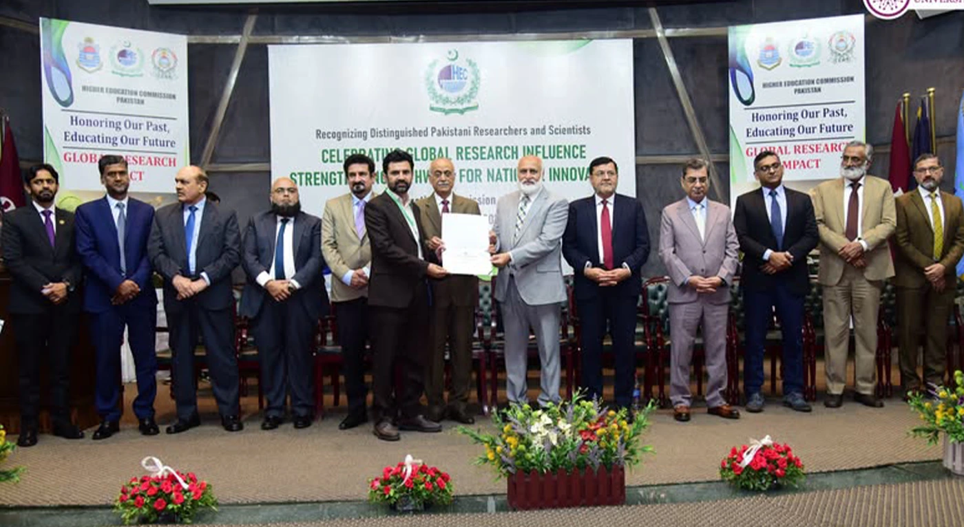 Superior University Professor Receives HEC Distinguished Pakistani Researcher Award